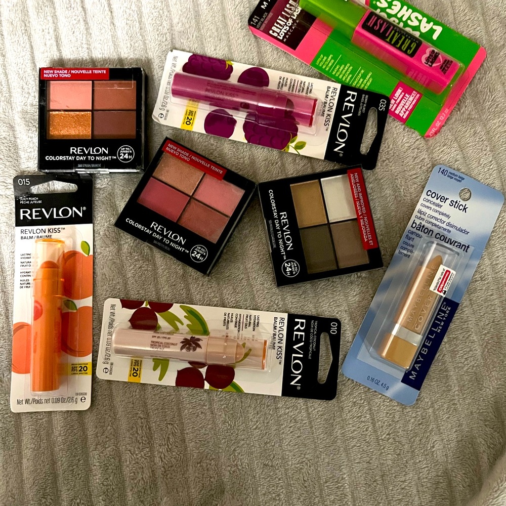 Makeup - Picture 3 of 4